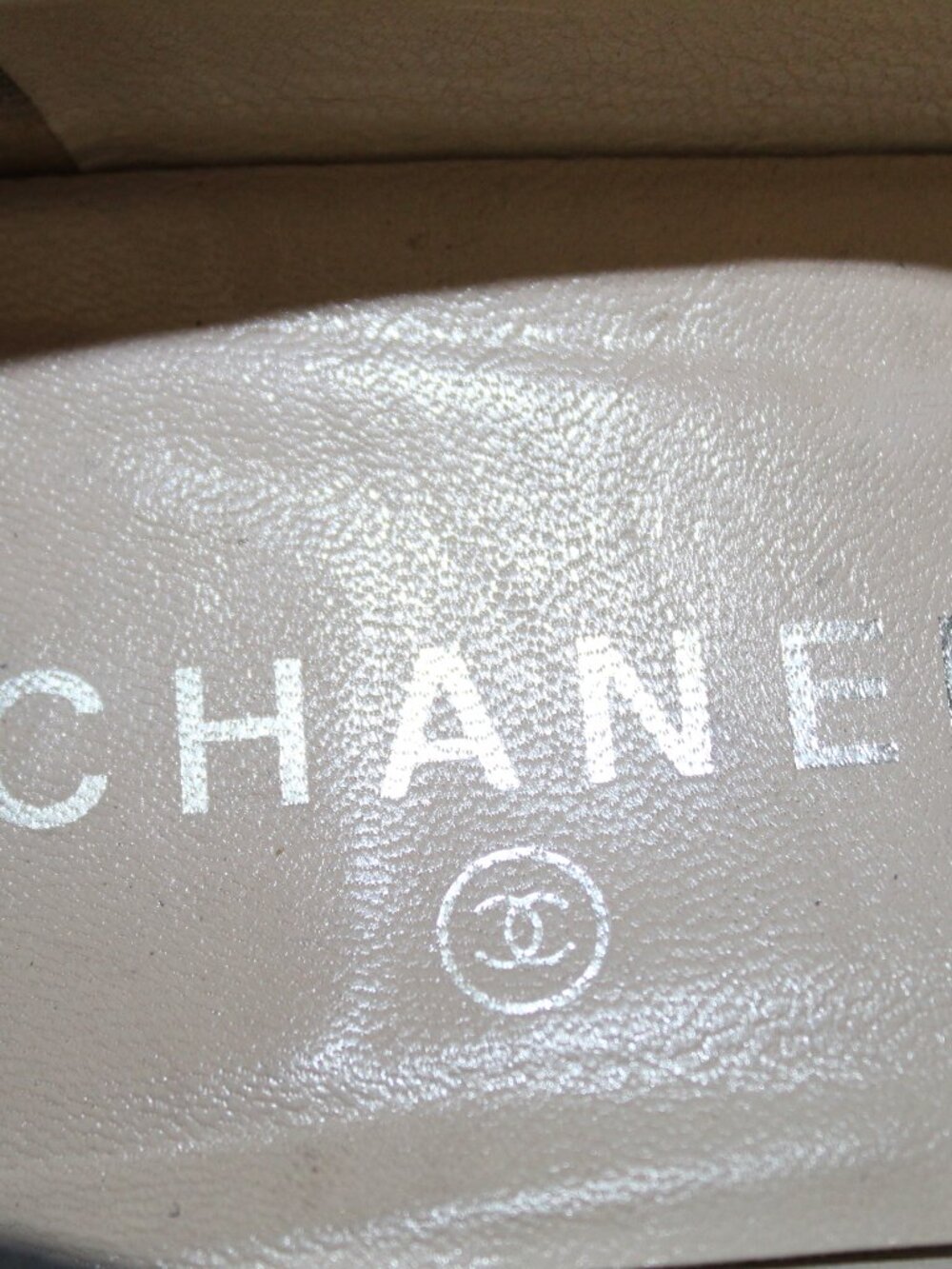 Chanel Vintage Square Toe Loafers Fringe Accent CC Toe Cap Block Heel 40.5 10.5 - Picture 9 of 13